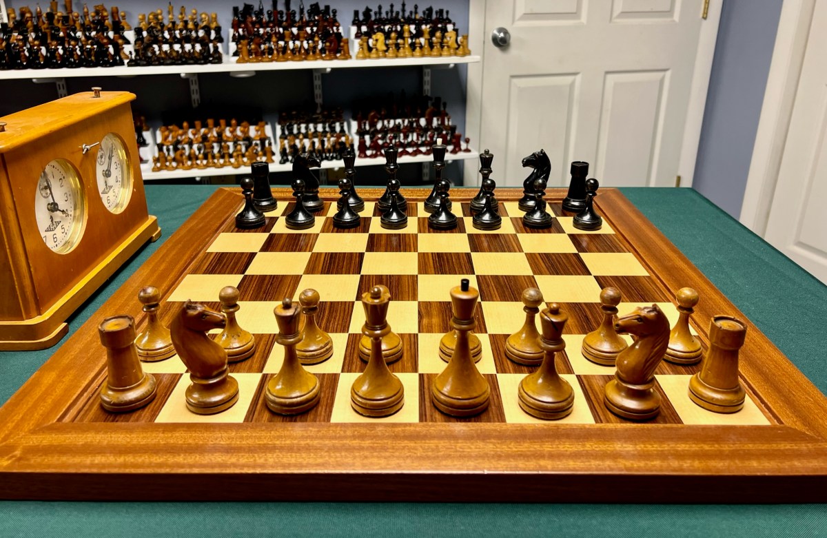 1935 Moscow International Chessmen with “Menchick&nbsp;Knights”